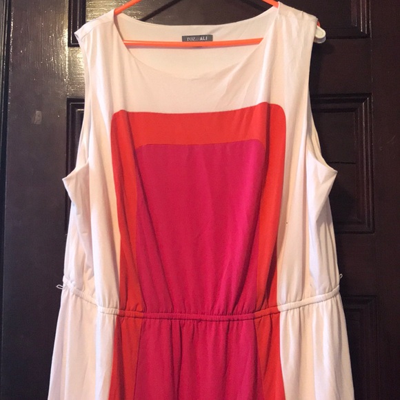 Color Block Dress - Picture 3 of 5